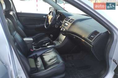 Седан Honda Accord 2004 в 