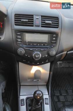 Седан Honda Accord 2004 в 