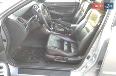 Седан Honda Accord 2004 в 