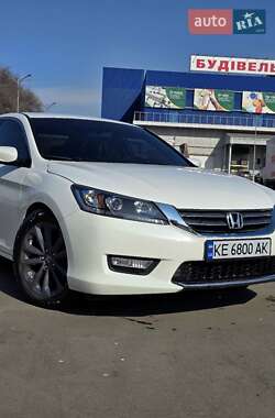 Седан Honda Accord 2014 в 