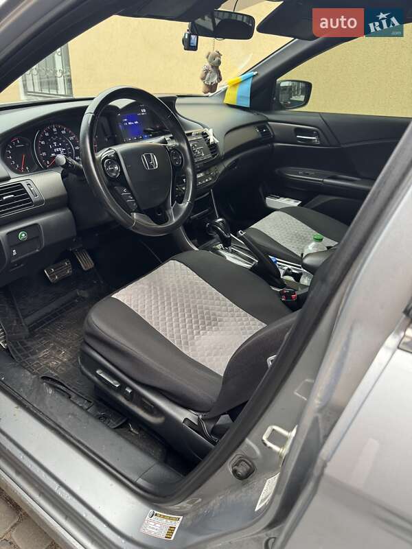 Седан Honda Accord 2017 в Кропивницком