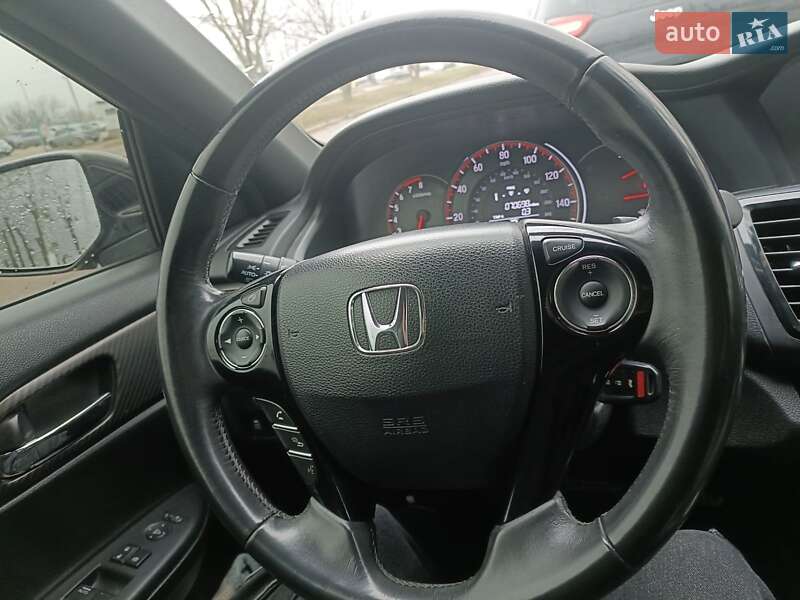 Седан Honda Accord 2017 в Кропивницком
