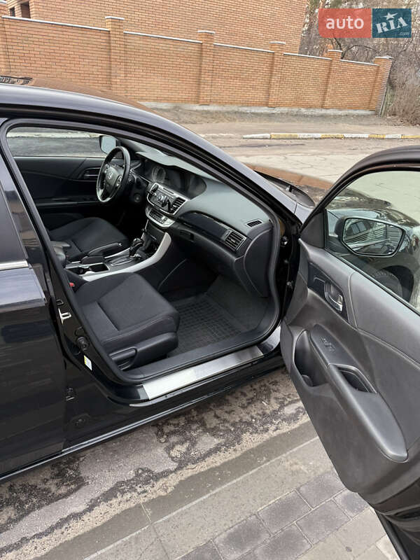 Седан Honda Accord 2014 в Києві