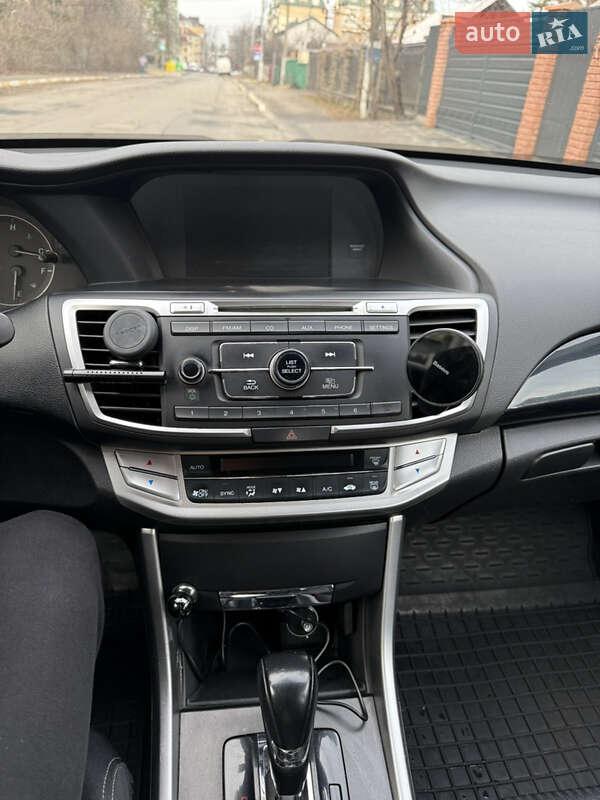 Седан Honda Accord 2014 в Києві