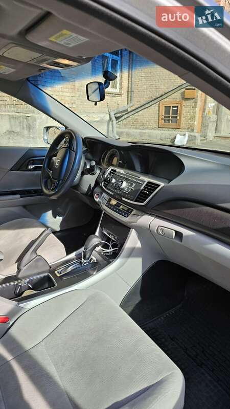 Седан Honda Accord 2013 в Киеве