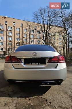 Седан Honda Accord 2013 в 