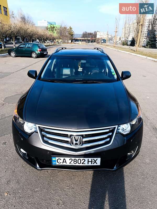 Универсал Honda Accord 2011 в 