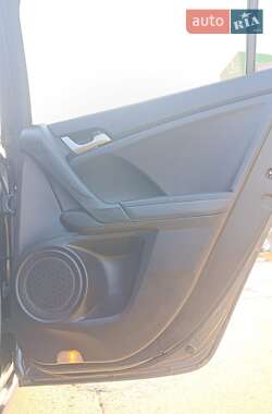 Универсал Honda Accord 2011 в 