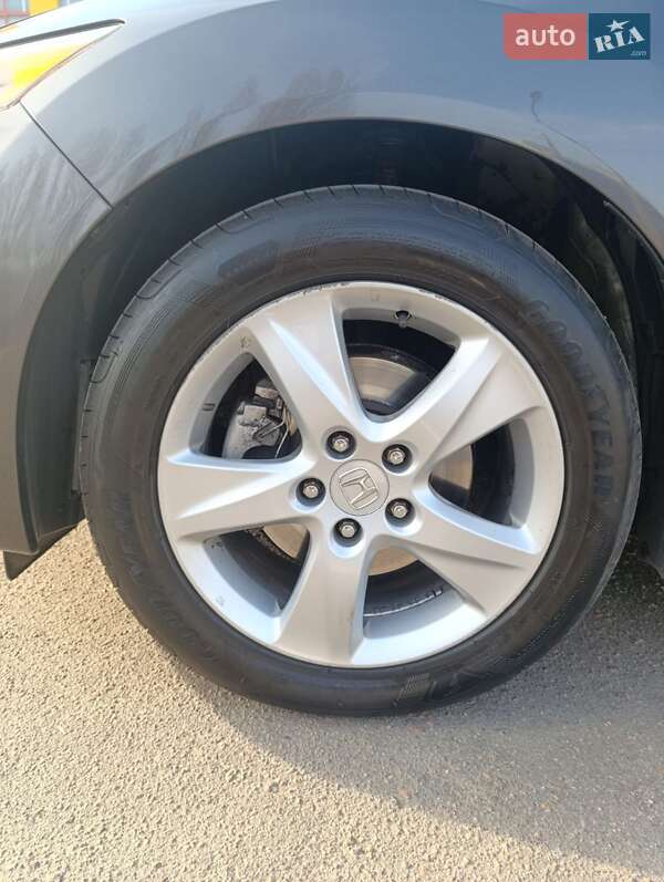 Універсал Honda Accord 2011 в Черкасах