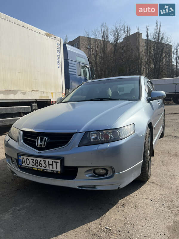 Седан Honda Accord 2004 в 