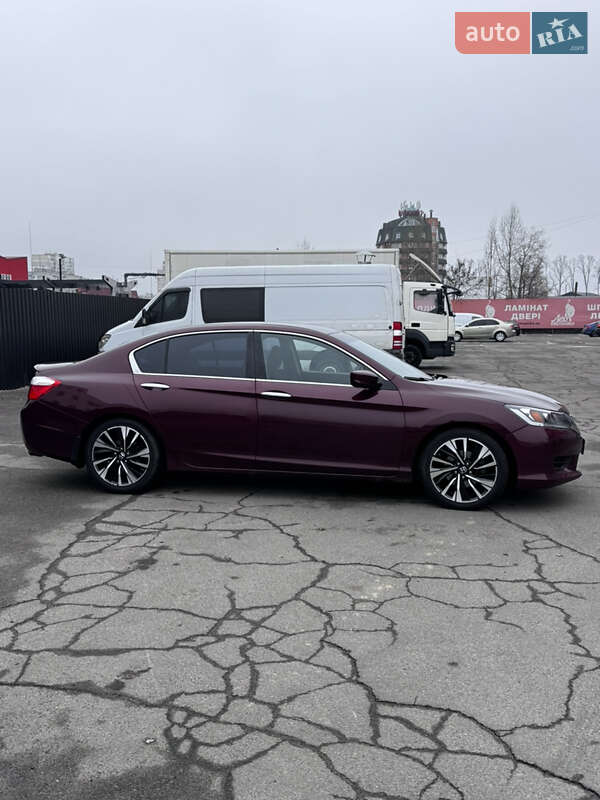 Седан Honda Accord 2013 в Киеве