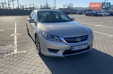 Седан Honda Accord 2014 в 