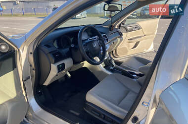 Седан Honda Accord 2014 в 