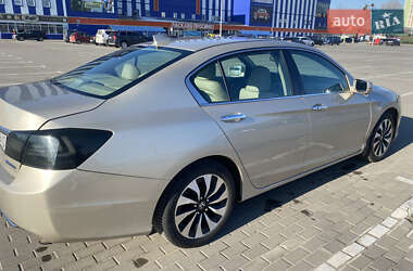 Седан Honda Accord 2014 в 