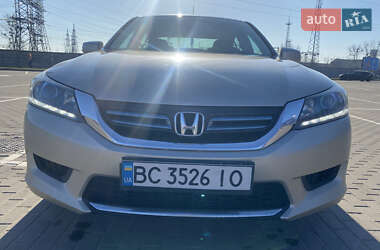 Седан Honda Accord 2014 в 
