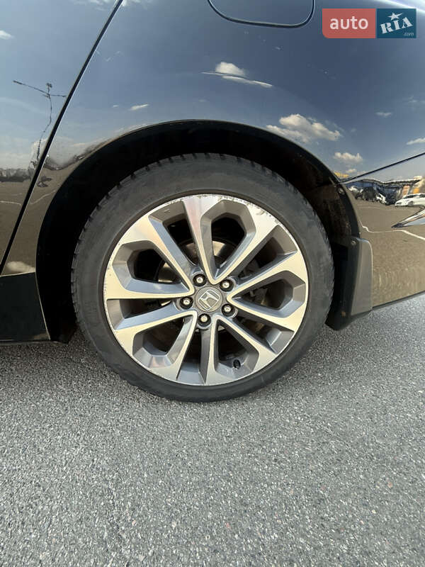 Седан Honda Accord 2014 в Києві