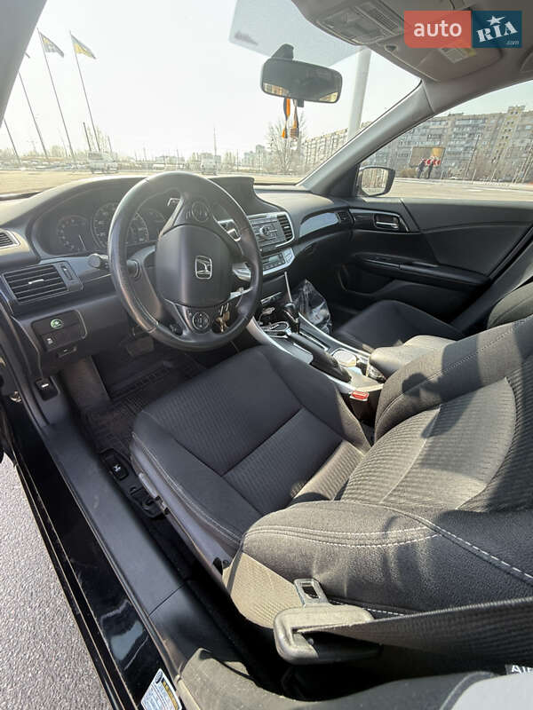 Седан Honda Accord 2014 в Києві