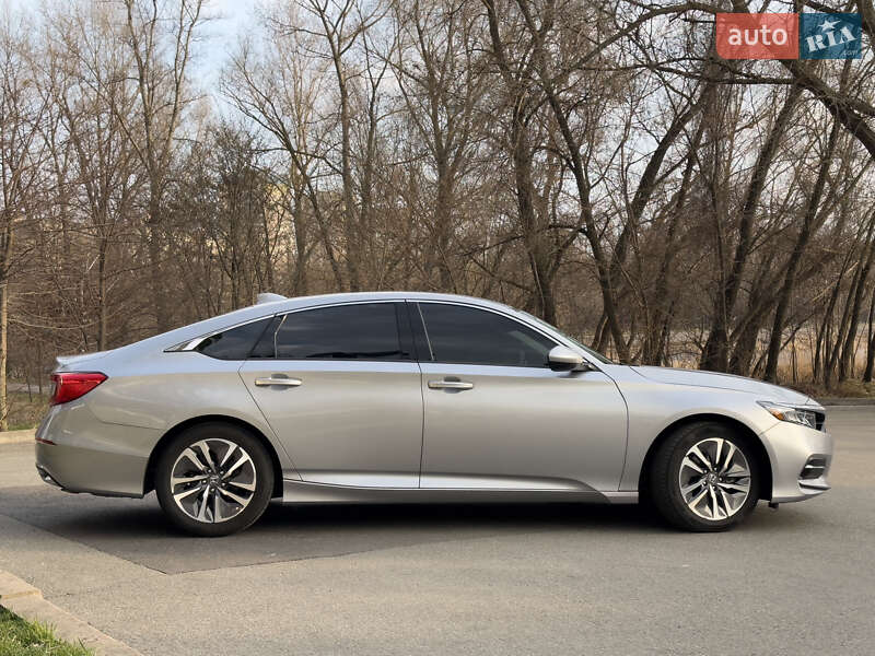 Седан Honda Accord 2018 в Києві