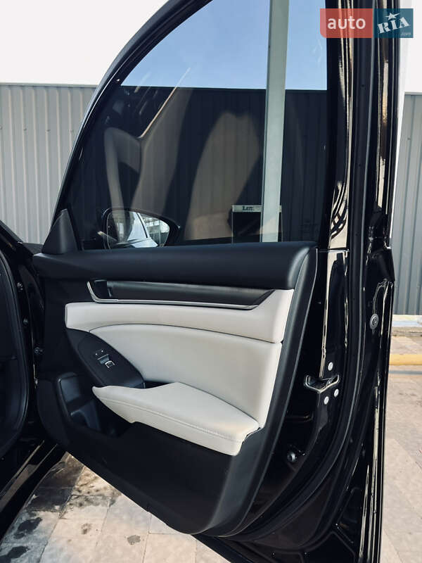 Седан Honda Accord 2017 в Киеве