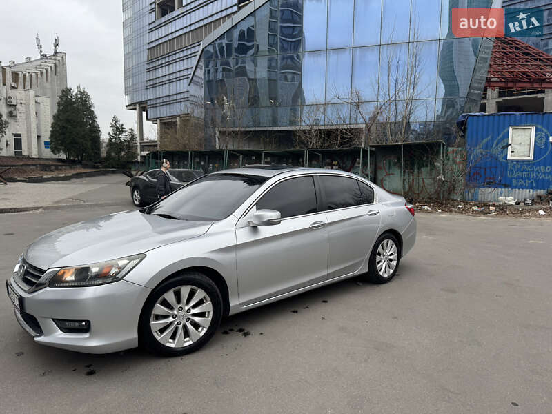 Седан Honda Accord 2014 в Києві