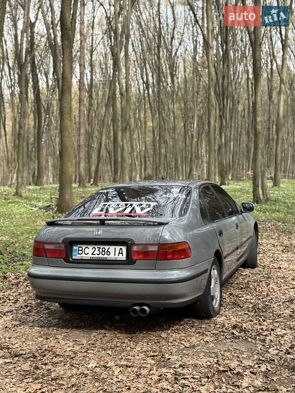 Седан Honda Accord 1994 в Львове