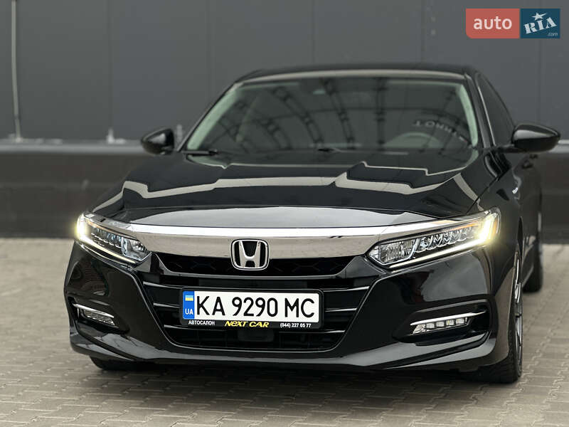 Седан Honda Accord 2018 в Киеве