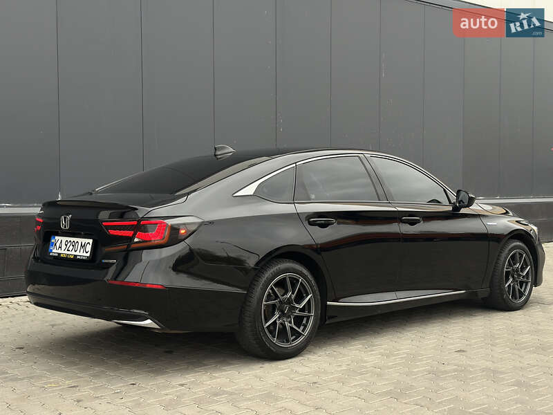 Седан Honda Accord 2018 в Киеве