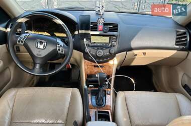Седан Honda Accord 2005 в 