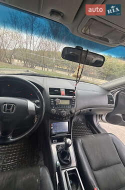 Седан Honda Accord 2005 в 