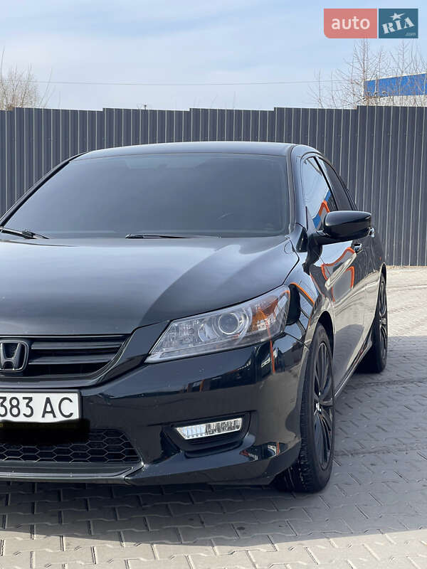 Седан Honda Accord 2015 в Києві