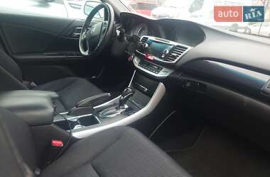 Седан Honda Accord 2013 в 