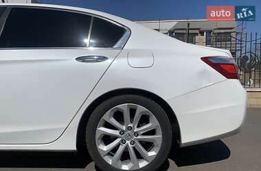 Седан Honda Accord 2015 в 