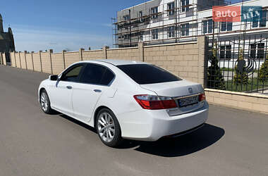 Седан Honda Accord 2015 в 
