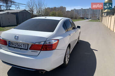 Седан Honda Accord 2015 в 