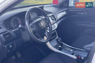 Седан Honda Accord 2015 в 