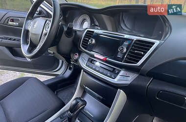 Седан Honda Accord 2015 в 