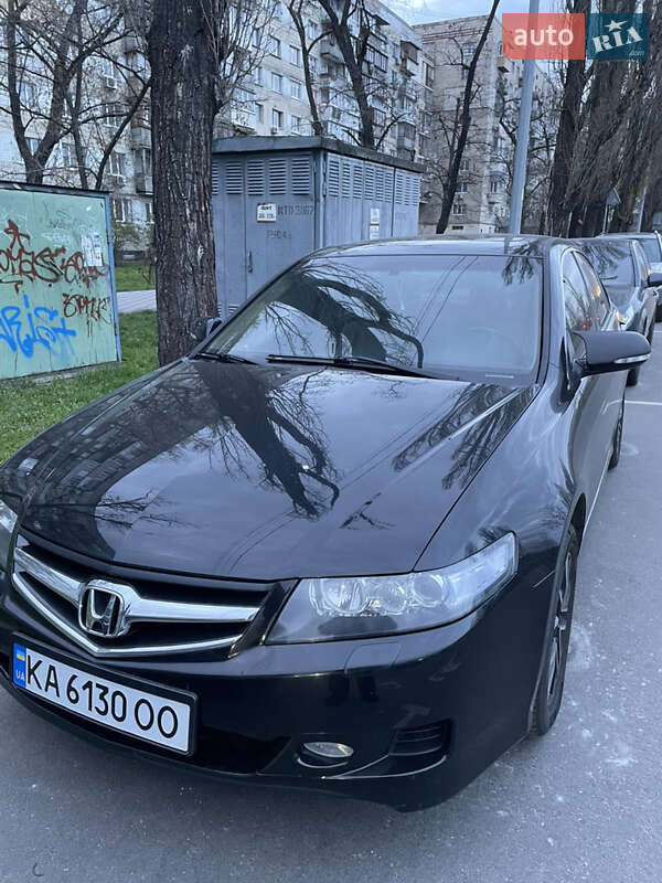AUTO.RIA – Купити Чорні авто Хонда Акорд - продаж Honda