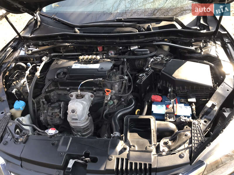 Седан Honda Accord 2013 в Карловке