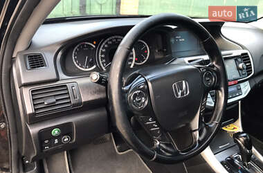 Седан Honda Accord 2013 в 