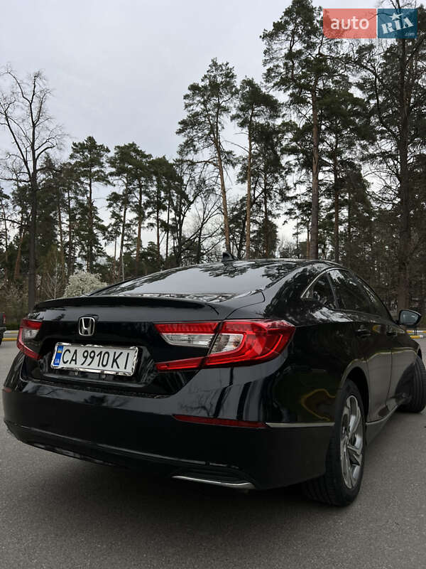 Седан Honda Accord 2018 в Софіївській Борщагівці