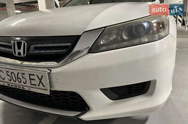 Седан Honda Accord 2014 в 