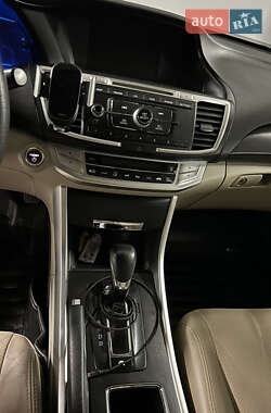 Седан Honda Accord 2014 в 