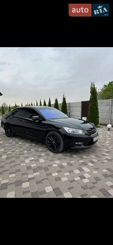 Седан Honda Accord 2013 в 