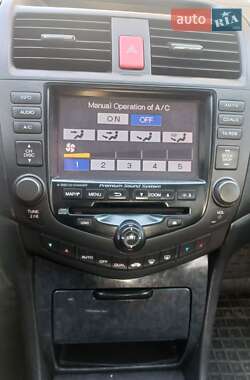 Седан Honda Accord 2004 в 