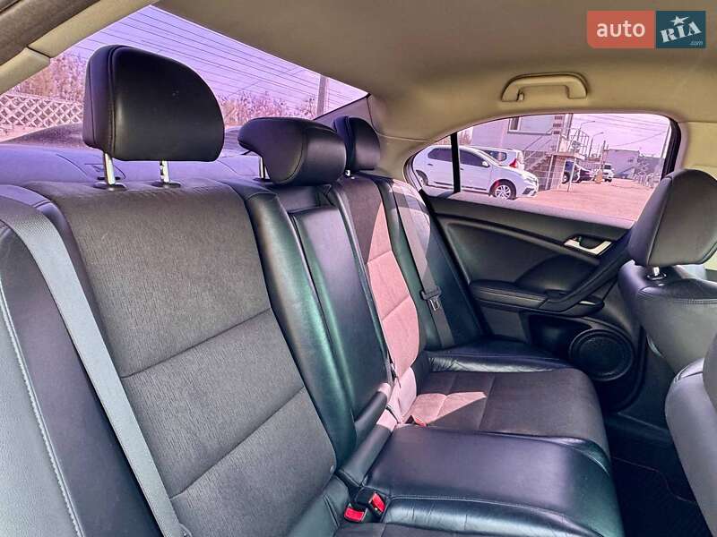 Седан Honda Accord 2010 в Києві