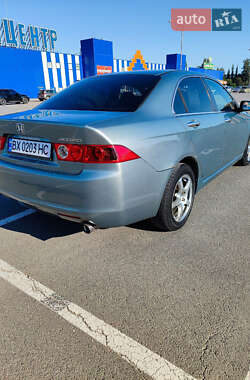 Седан Honda Accord 2004 в 