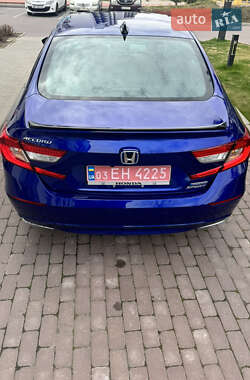 Седан Honda Accord 2022 в 