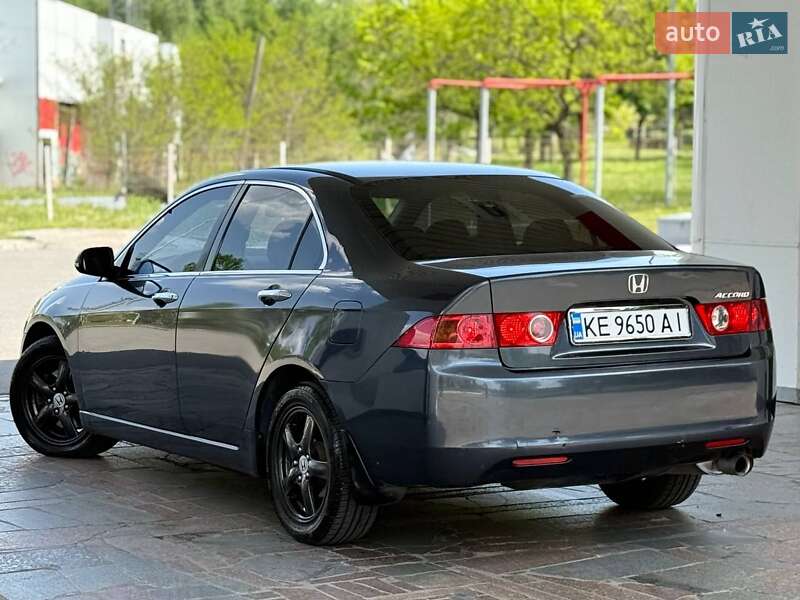 Седан Honda Accord 2004 в Першотравенске