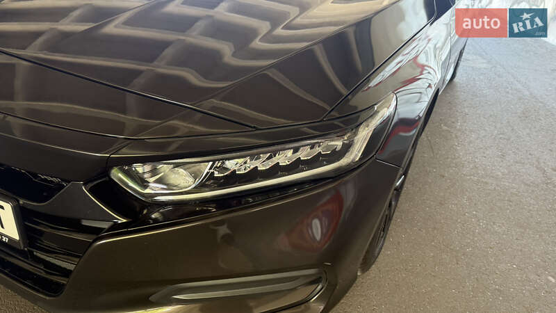 Седан Honda Accord 2018 в Киеве