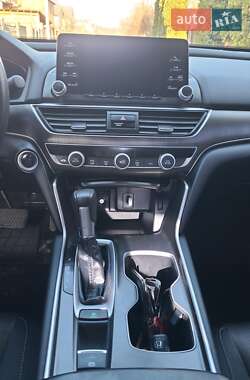 Седан Honda Accord 2018 в 